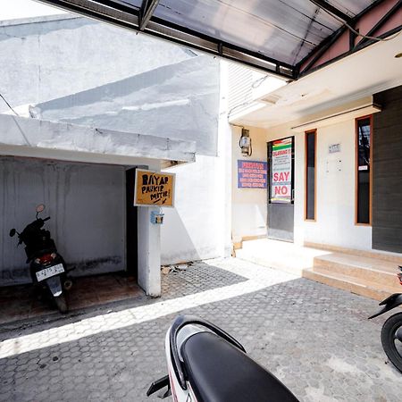 J&B Rooms Tomang Jakarta Mitra Reddoorz 外观 照片
