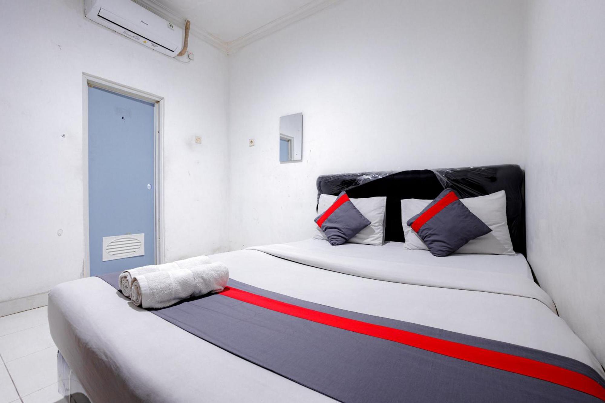 J&B Rooms Tomang Jakarta Mitra Reddoorz 外观 照片