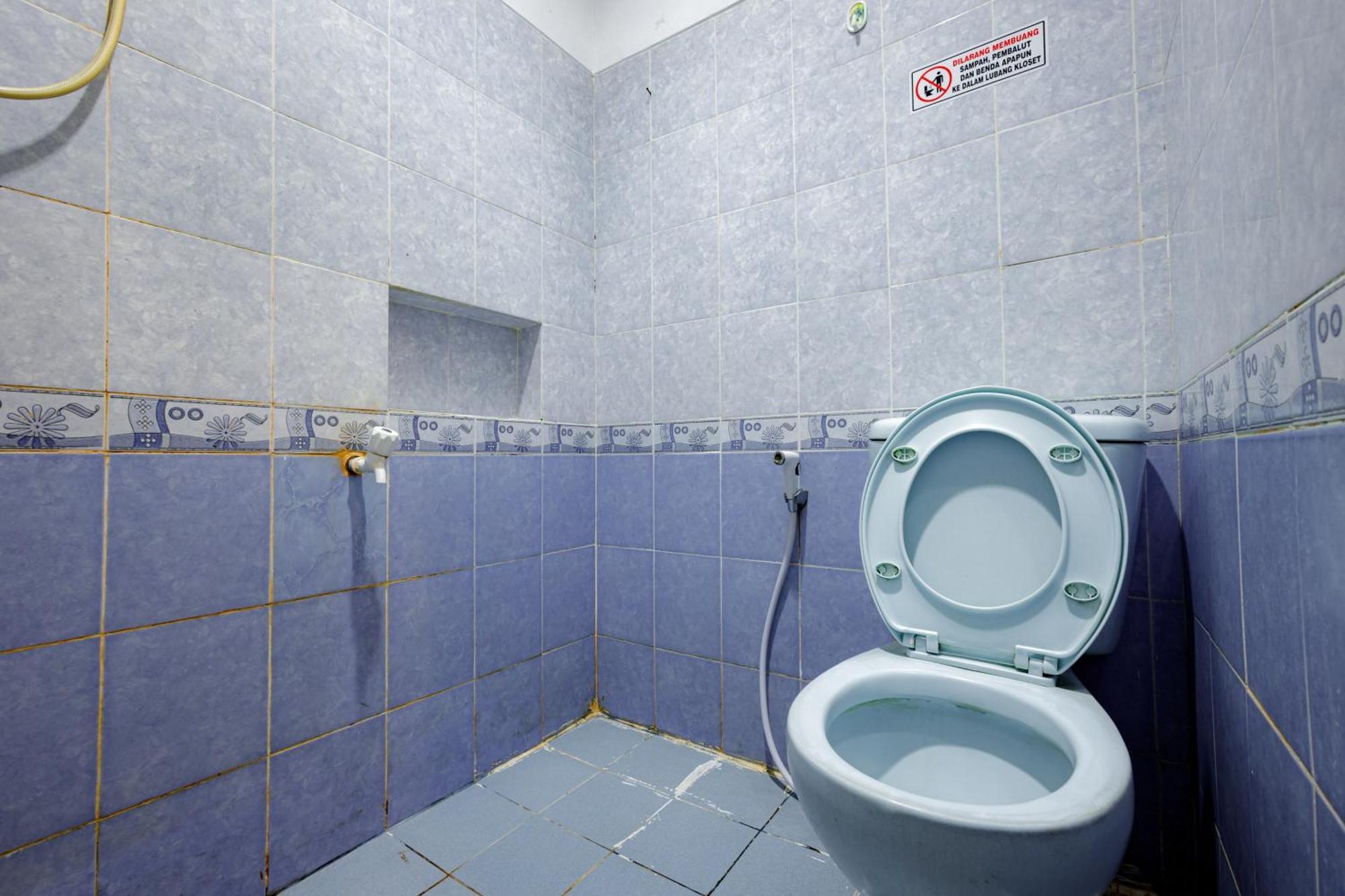 J&B Rooms Tomang Jakarta Mitra Reddoorz 外观 照片