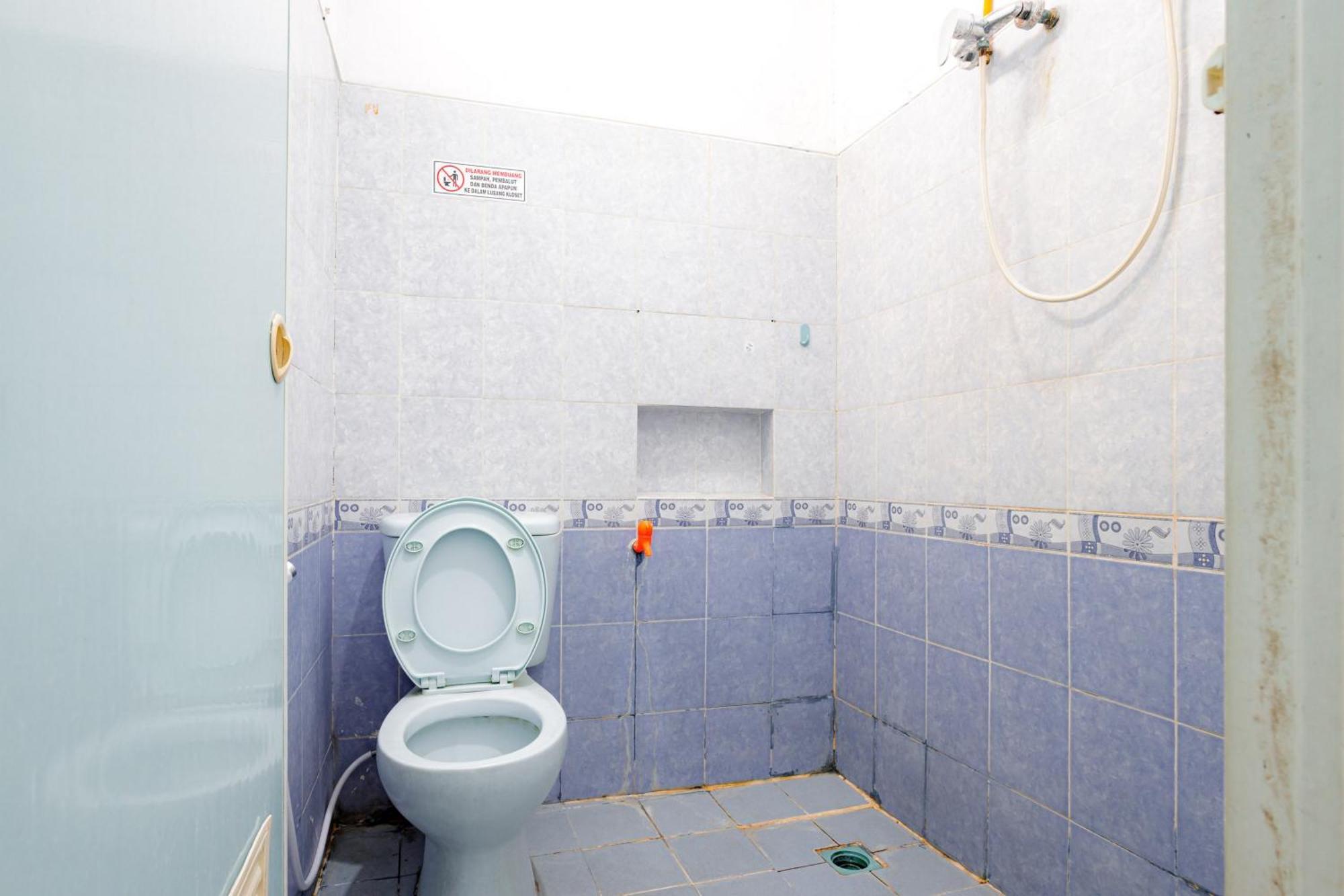J&B Rooms Tomang Jakarta Mitra Reddoorz 外观 照片